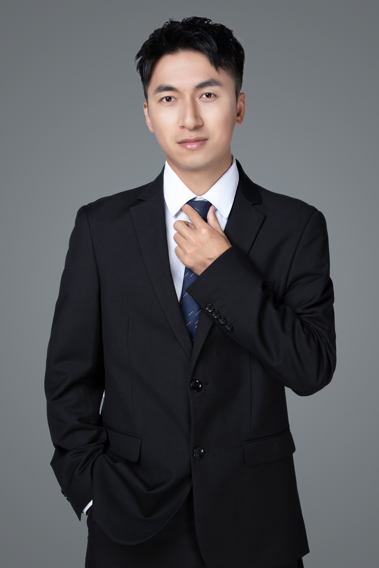 李凡1.png
